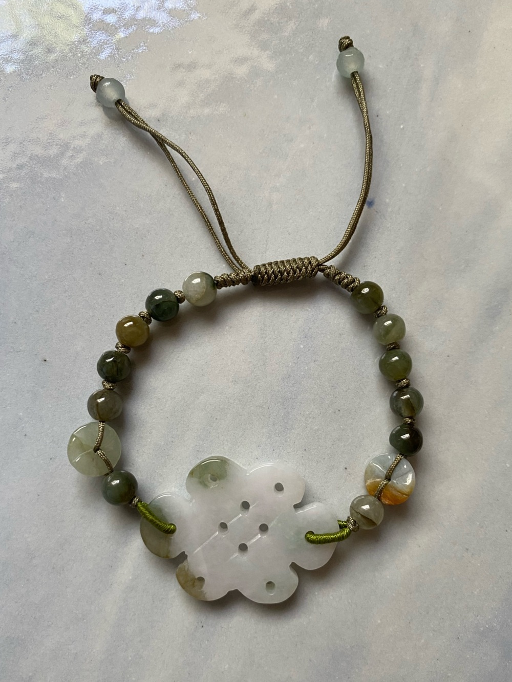 Beautiful Infinity Knot Jadeite Bead Bracelet
